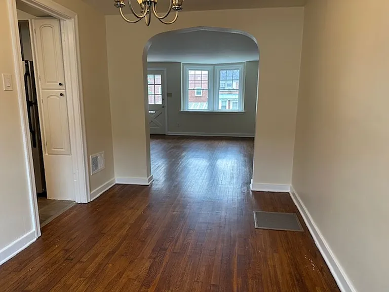 2428 Mercer St — Photo 4