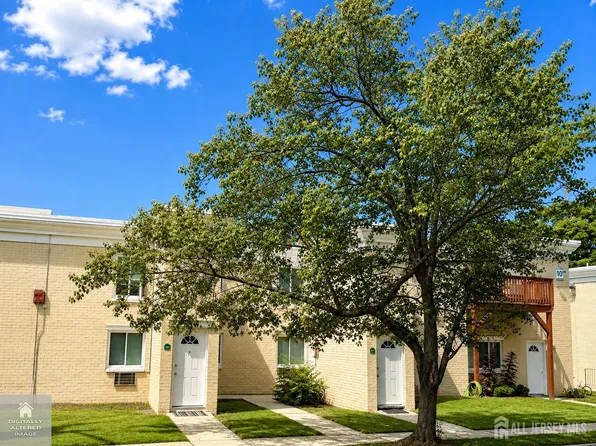 10 Lake Ave APT 5A, East Brunswick, NJ 08816