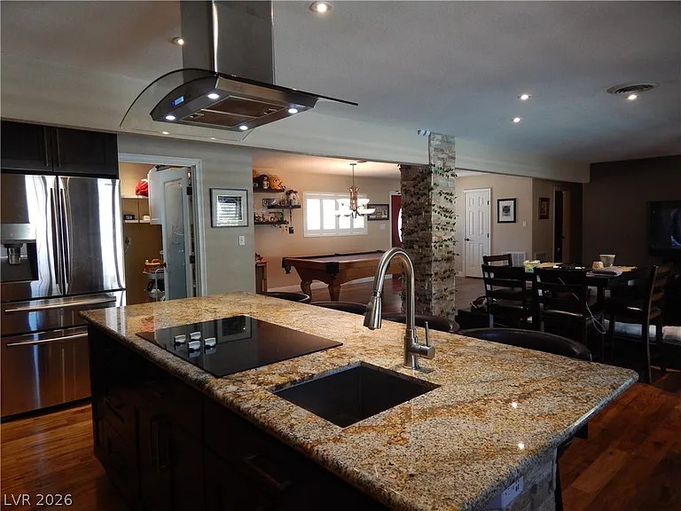 2712 W Oakey Blvd — Photo 3