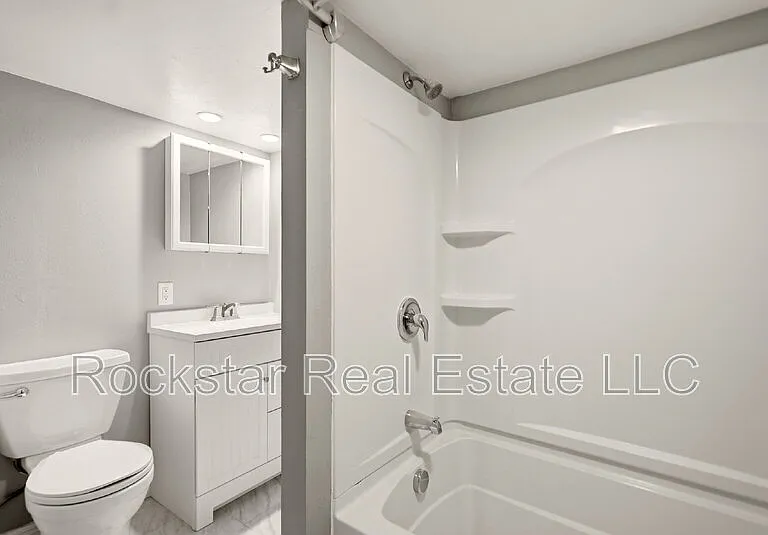 3027 W Cleveland Ave — Photo 12