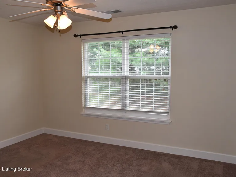 7217 Michael Benjamin Cir — Photo 10
