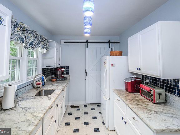 4th image of 628 Manassas Ave