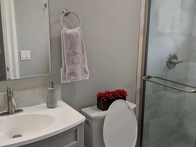 547 E Julian St — Photo 32