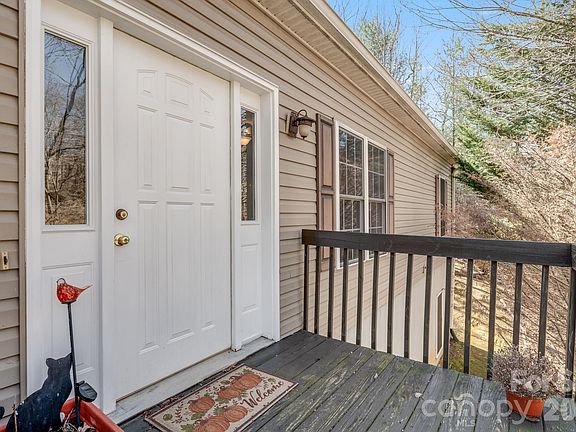 3rd image of 319 Glenn Bridge Rd