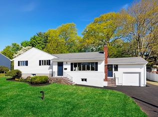 5 Melch Rd, Lynnfield, MA 01940