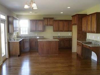 4th image of 110 Humboldt Dr