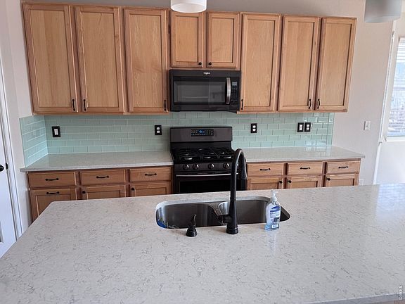 3rd image of 6759 Rainier Rd
