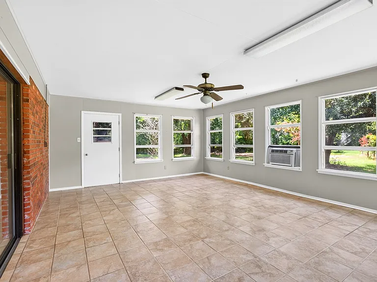 14320 Mallett Rd — Photo 33