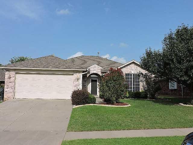 1st image of 121 Great Oaks Dr