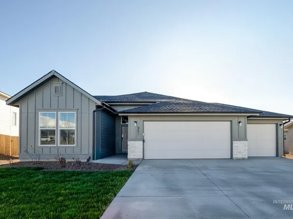 861 Strike Eagle St, Mountain Home, ID 83647