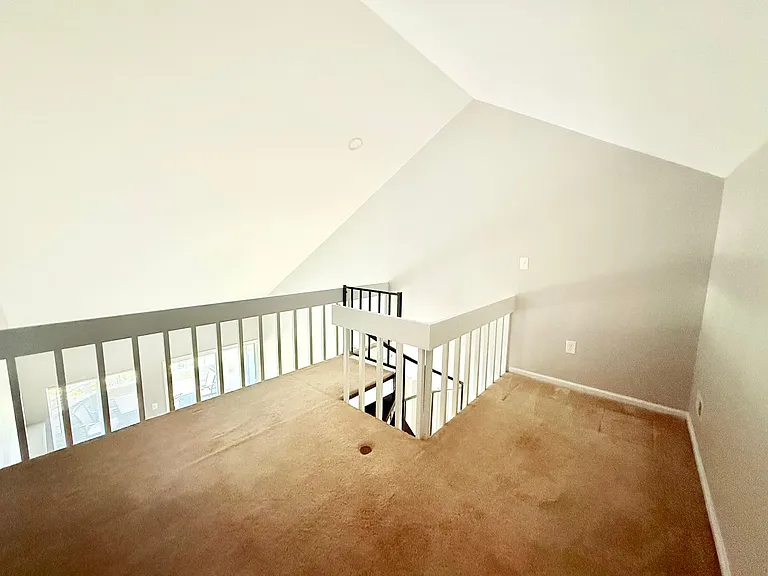 2553 Stockbridge Dr #B — Photo 13