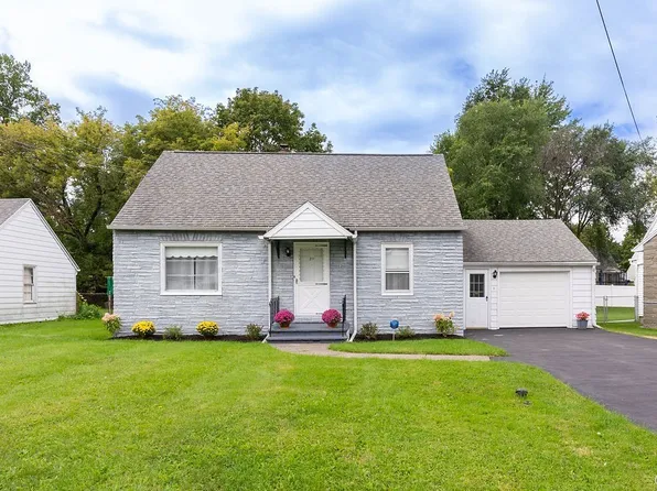 211 Kenwick Dr, Syracuse, NY 13208