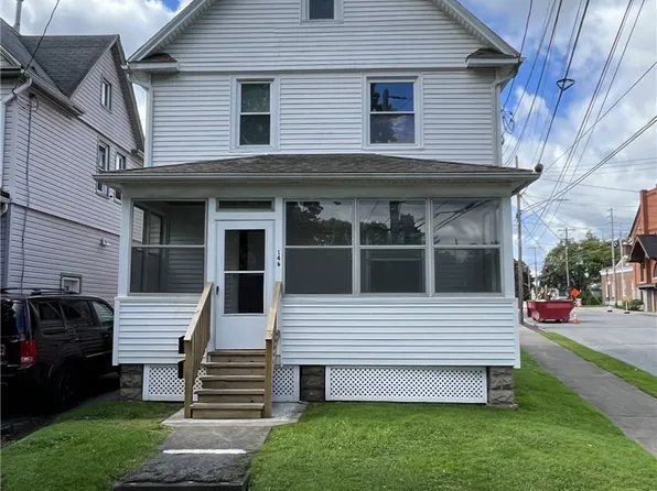 146 W Chestnut St, East Rochester, NY 14445