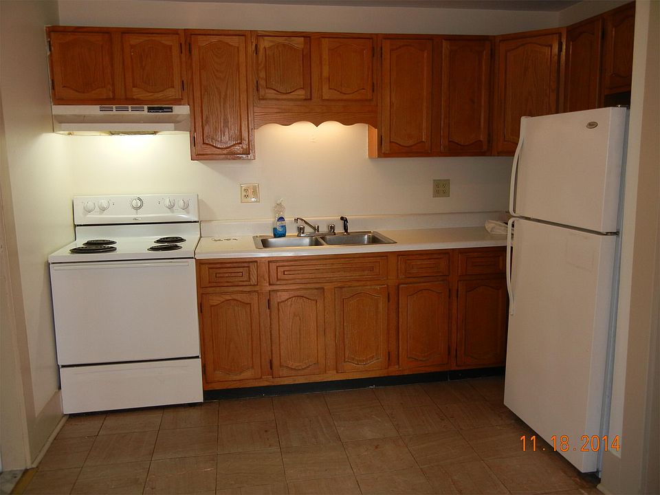 2nd image of 33 Pleasant St APT 3