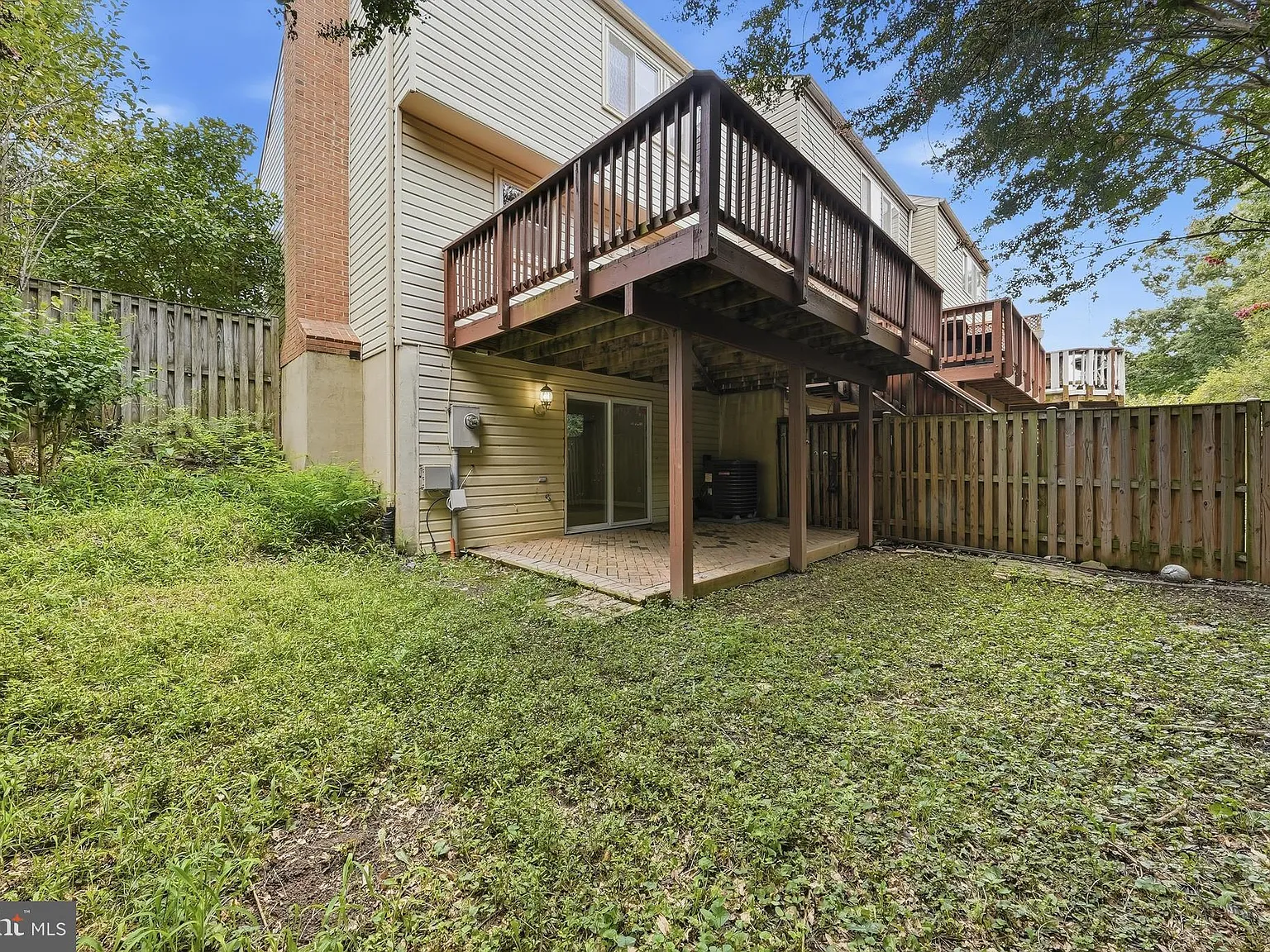 3 bed, 3.5 bath, 1220 sqft, $2,895 — Photo 2
