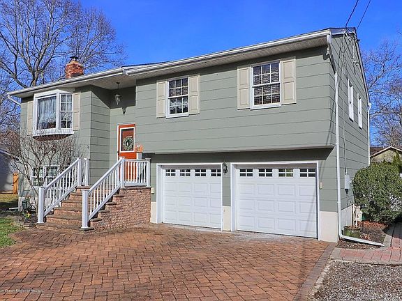 3rd image of 561 Rosewood Dr