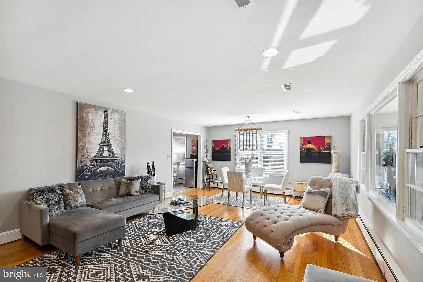 3 bed, 2.0 bath, 1323 sqft, $3,400 — Photo 1