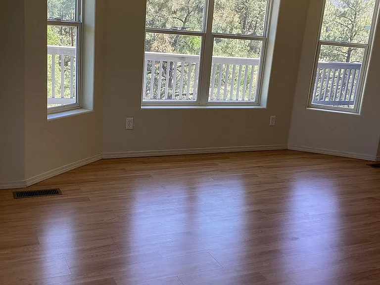 943 W Lookout Rd — Photo 6