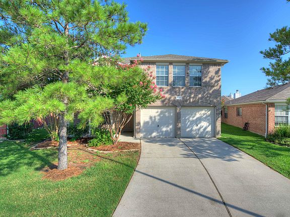 3rd image of 19319 Royal Isle Dr