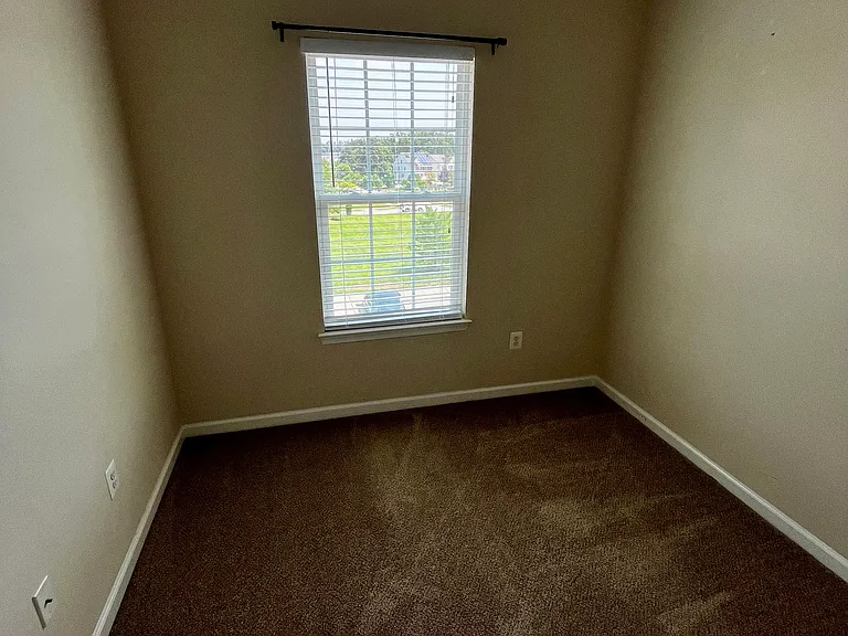 7676 Timbercross Ln — Photo 9