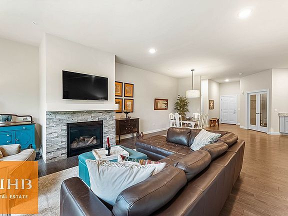 5th image of 9067 Hawks Reserve Ln #103