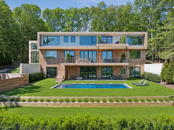 https://photos.zillowstatic.com/fp/d966e204234379c153d4245ef1c9659b-p_e.webp