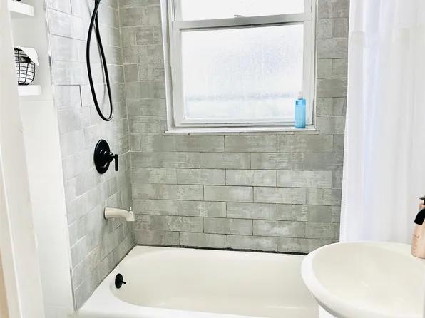 214 Jefferson Street image 13 of 16