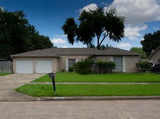 13822 Overbrook Ln, Houston, TX 77077