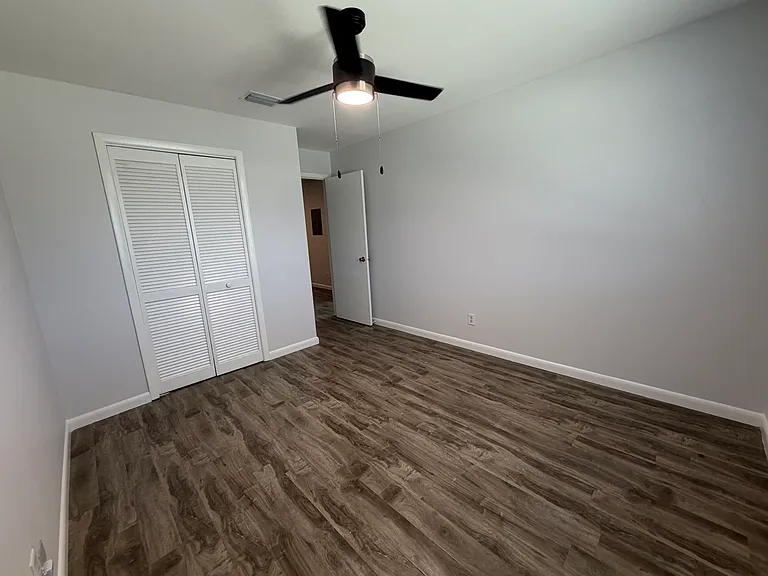 2nd bedroom: view of closet