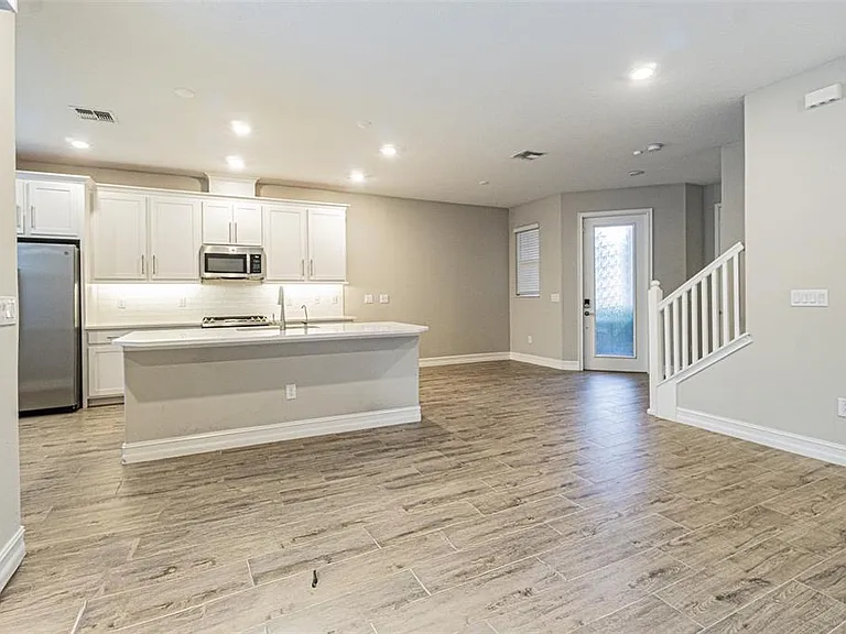 5062 San Martino Dr — Photo 9