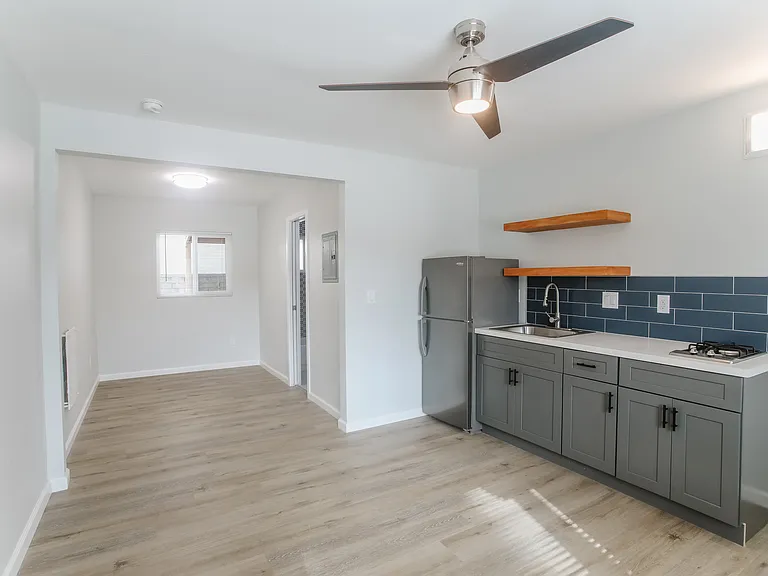 4205 Noyes St #9 — Photo 2