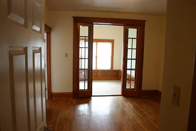 Building Photo - 5784 Pershing Ave #2W