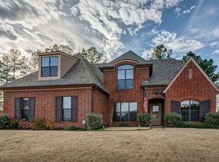 5181 Foggy River Ln, Bartlett, TN 38135