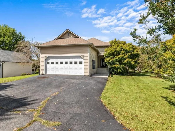 324 Sims Cir, Hiawassee, GA 30546