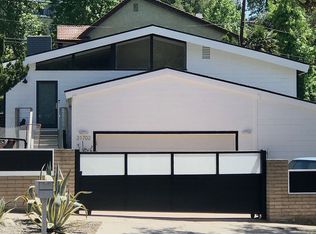 21702 Dumetz Rd, Woodland Hills, CA 91364
