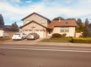 746 S R St, Cottage Grove, OR 97424