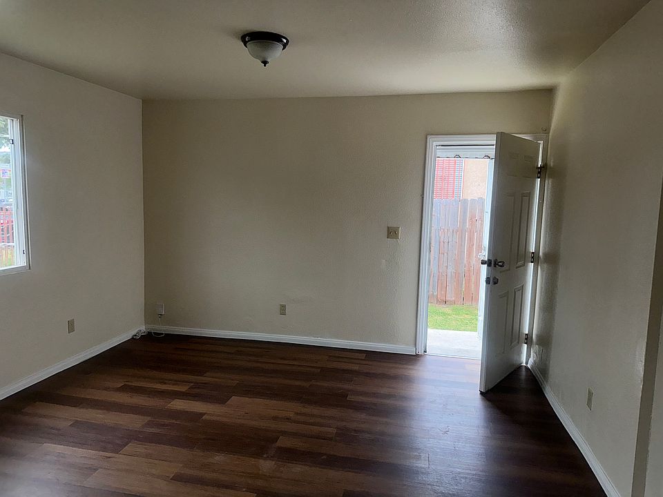 1st image of 427 E 98th St #1