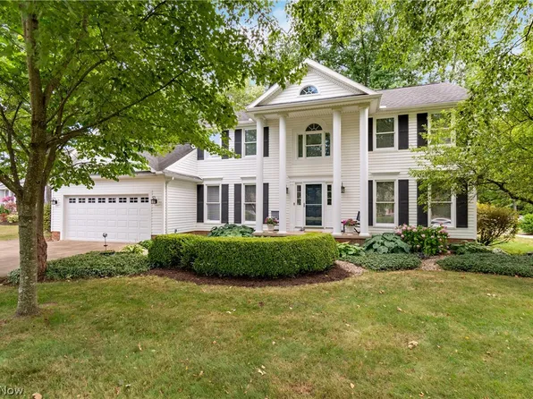 1340 Cherry Wood Way, Uniontown, OH 44685