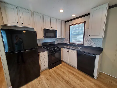 24 Canal 300 24 Photo 1