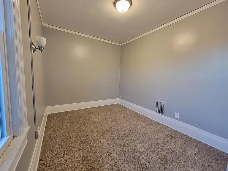 733 South Ave — Photo 7