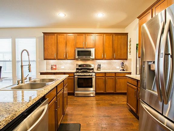 4th image of 5208 Grove Cove Dr