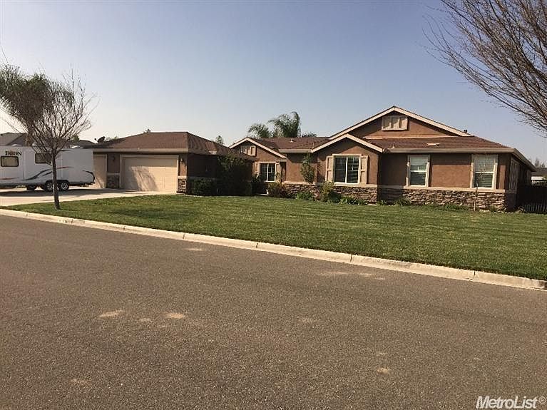 1st image of 27653 Gerhart Ln