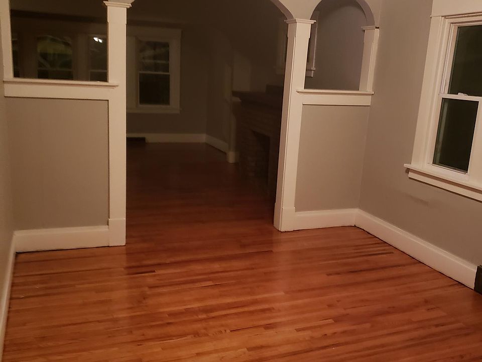 1st image of 364 Hewitt Ave #1