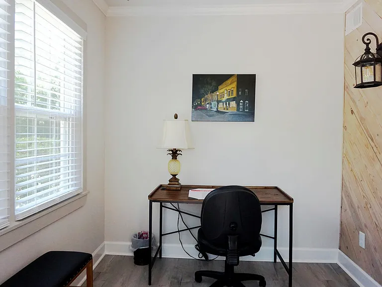 472 Kershaw Pl SE — Photo 2