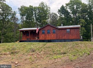 448 Chickloon Ln, Great Cacapon, WV 25422