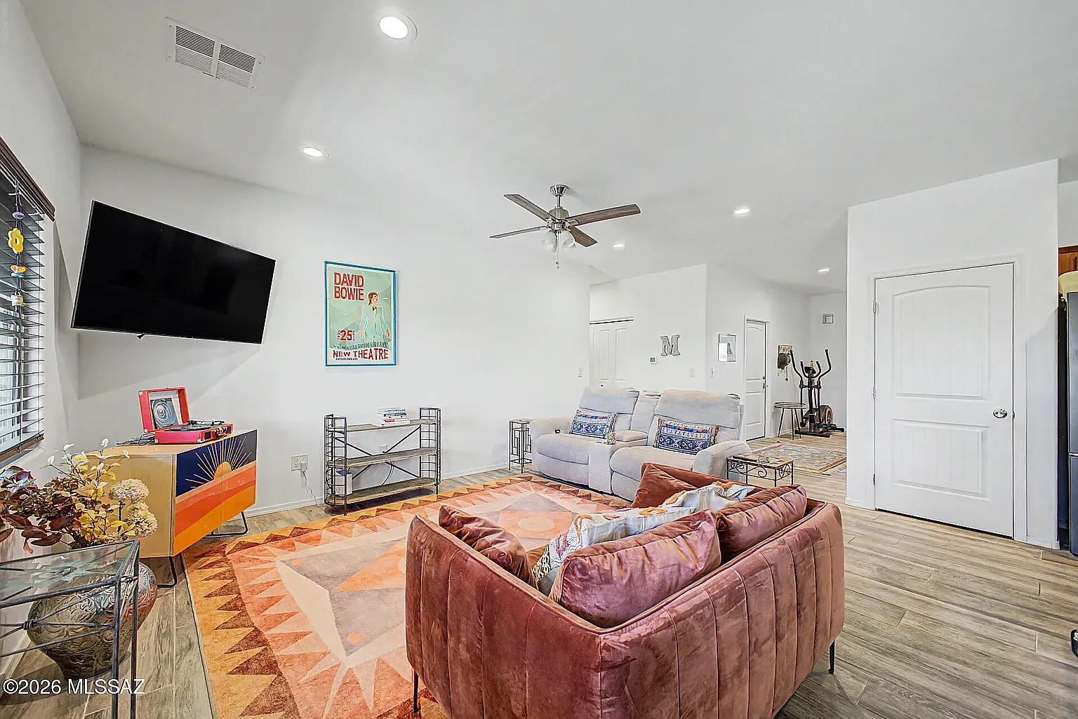 3 bed, 1544 sqft, $700 — Photo 2