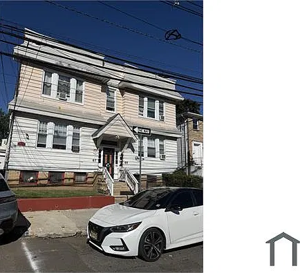 3 bed, $2,200 — Photo 2
