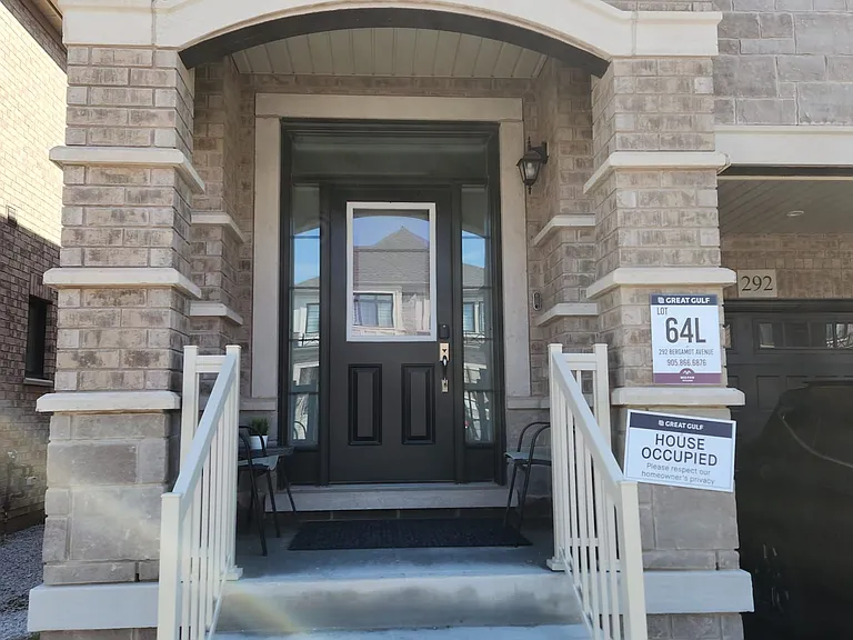 292 Bergamot Ave — Photo 2