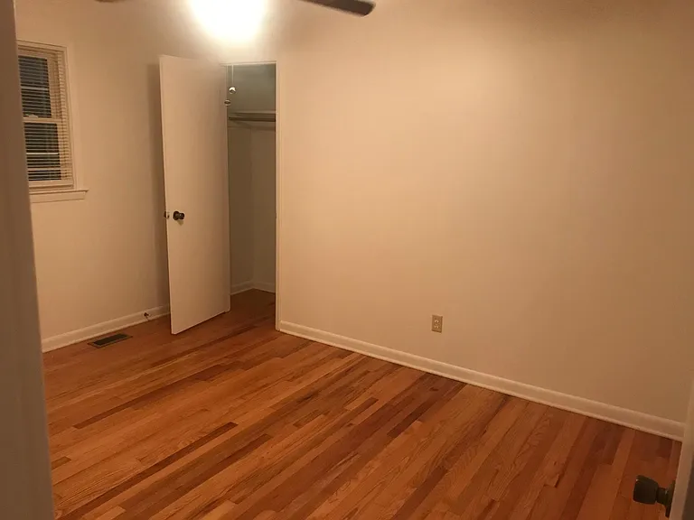 1433 Trinity Rd — Photo 3