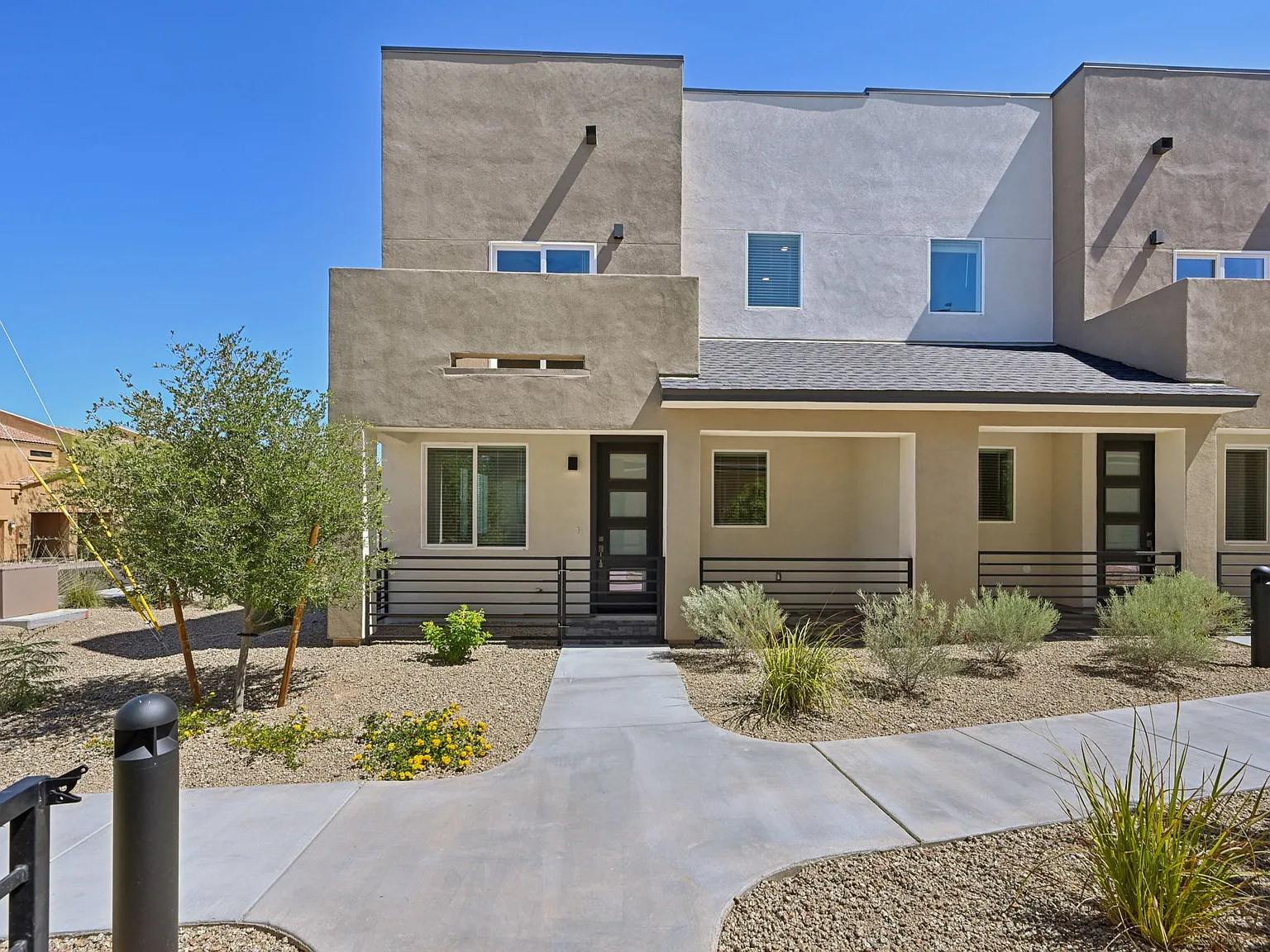 Agave Townhomes — Photo 1